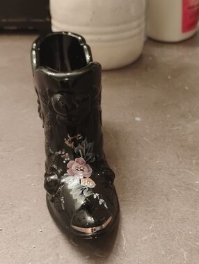 Fenton,HP, And Signed By D. Robinson, Is In Mint Condition,Glass Boot.
